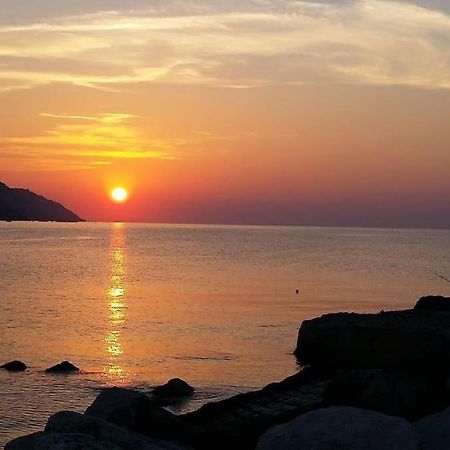 Appartamento In Villetta A 2 Passi Dal Mare E Dal Centro Πέζαρο Εξωτερικό φωτογραφία